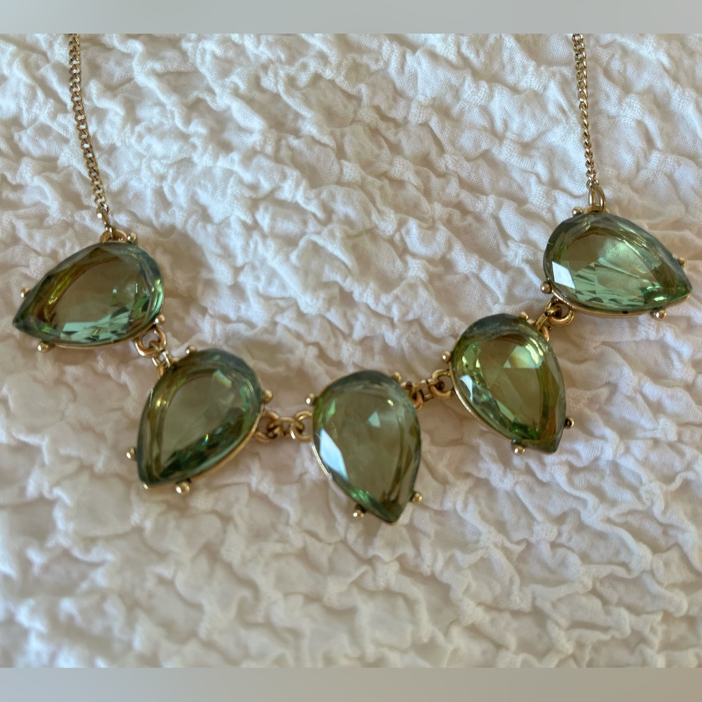 Green Teardrop Loft Statement Necklace